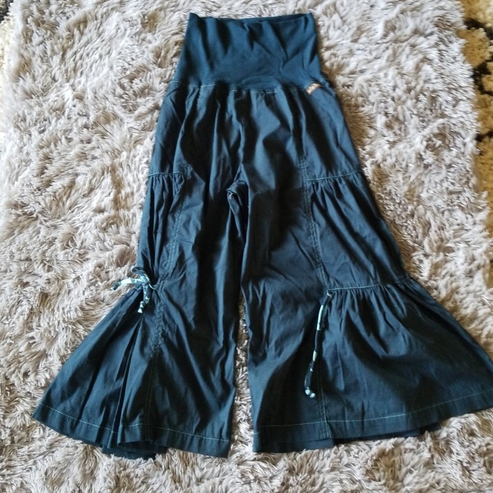 Matilda Jane flare capri